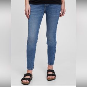 GAP Maternity Full Panel Skinny Jeans with Washwell, Medium Wash, 33 Long EUC